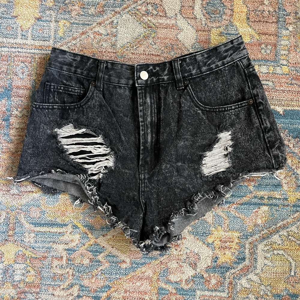 Forever 21 cut off shorts